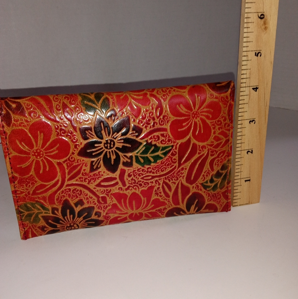 Lightweight Leather Wallet - Picture 6 of 13